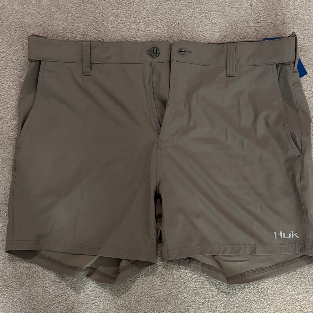 Huk Men's Tan Athletic Shorts